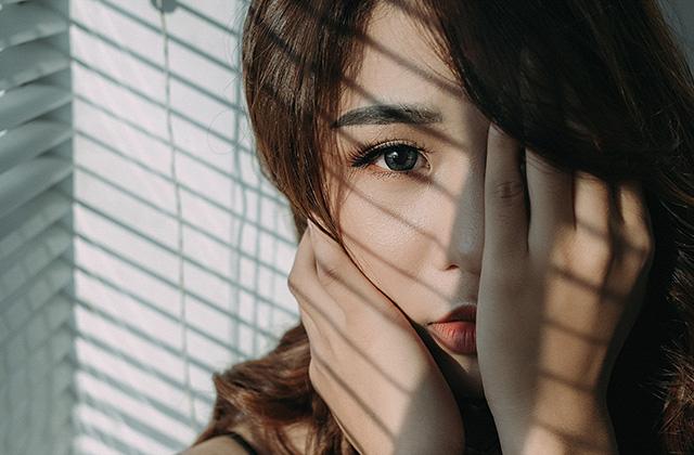 女性