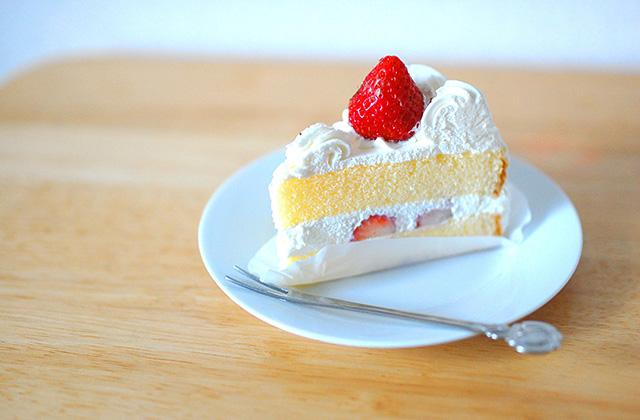 料理(苺ショート1切れ)