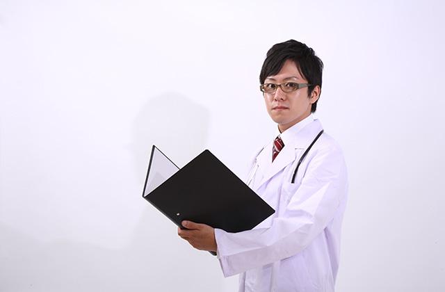 男性(医者2)