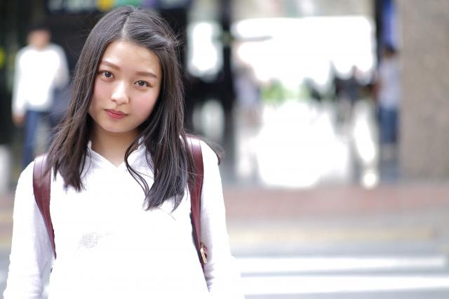 女性
